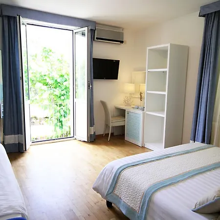 Raffaelli Villino Limoni Bed and breakfast