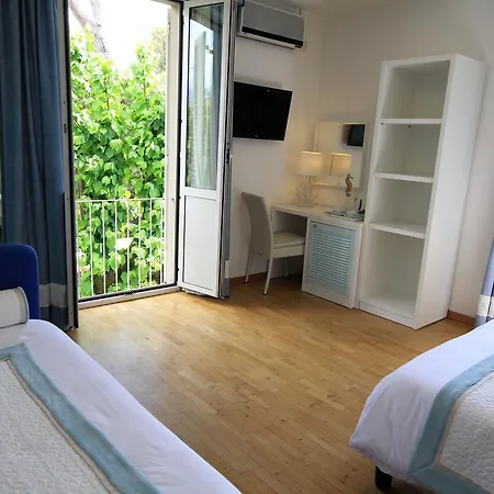 Raffaelli Villino Limoni Bed and breakfast 3*